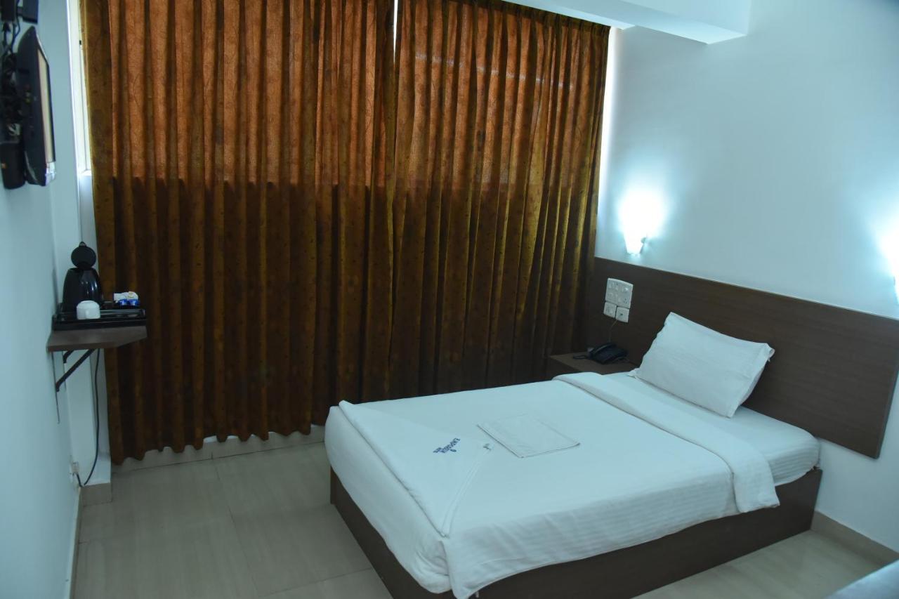 Emporium Hotel Mangalore Eksteriør billede